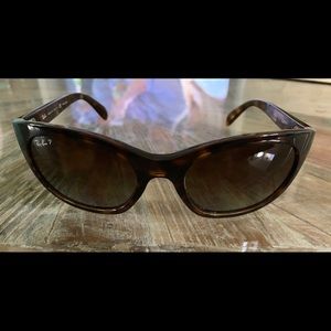 Ray Ban RB4216 Polarized Women